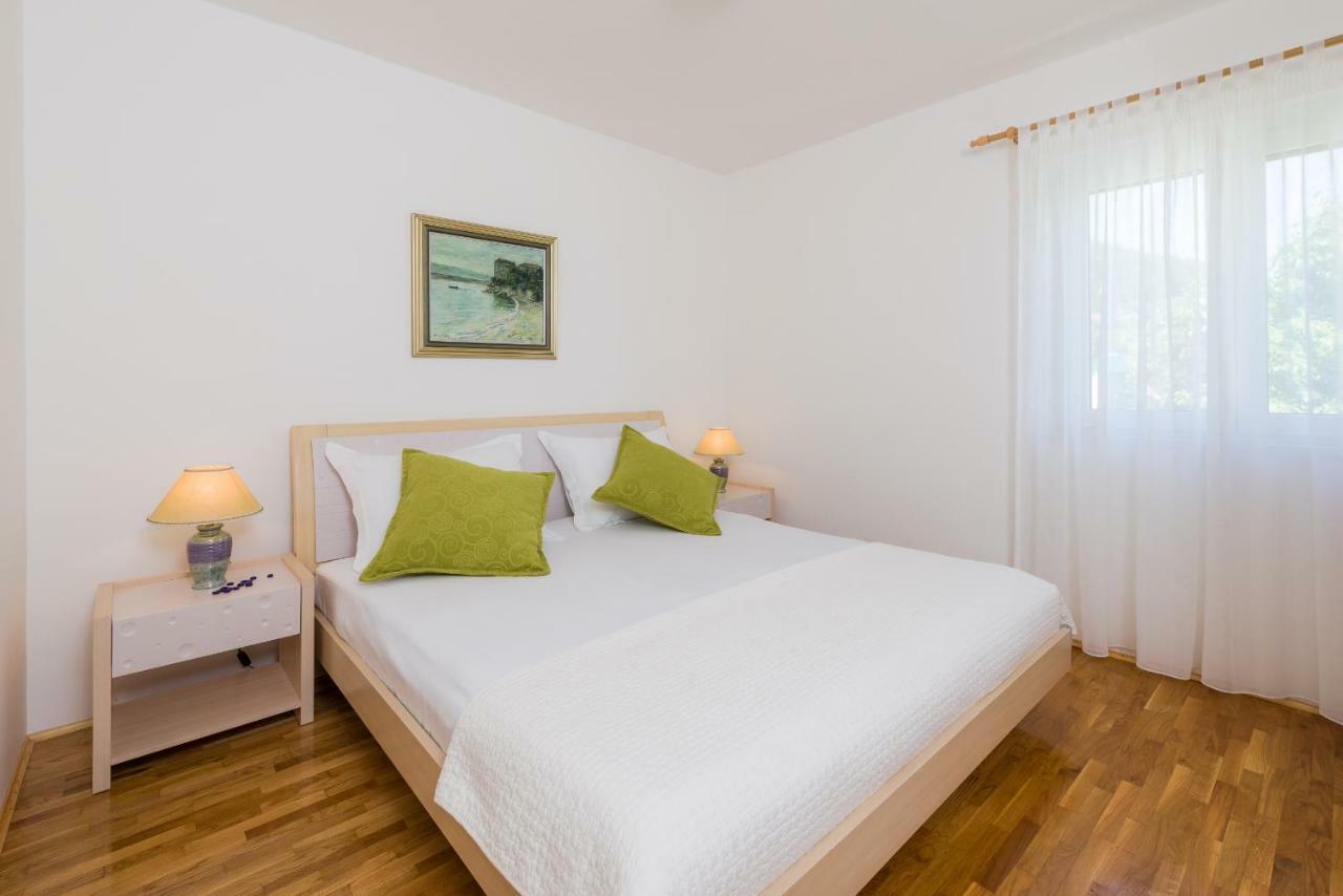 Apartments Nada Бол Екстериор снимка