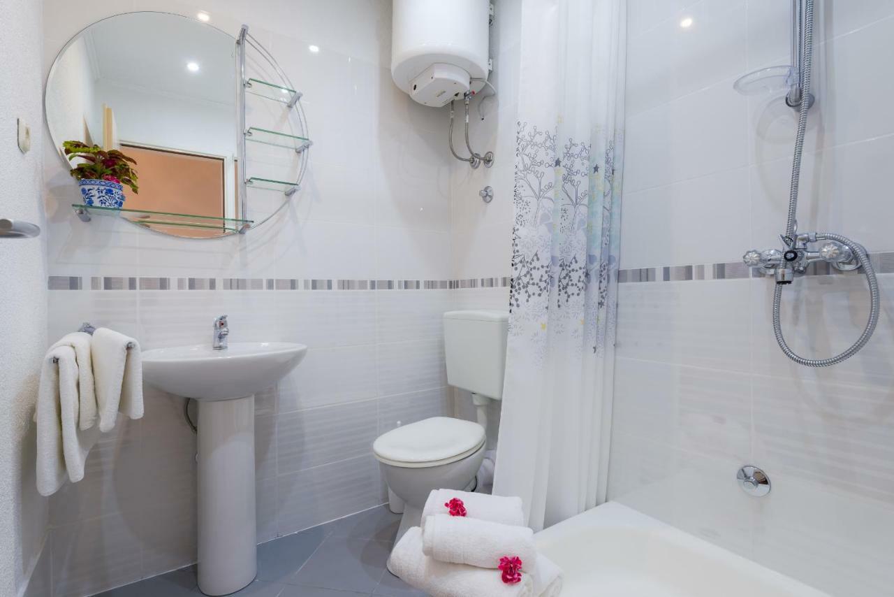 Apartments Nada Бол Екстериор снимка