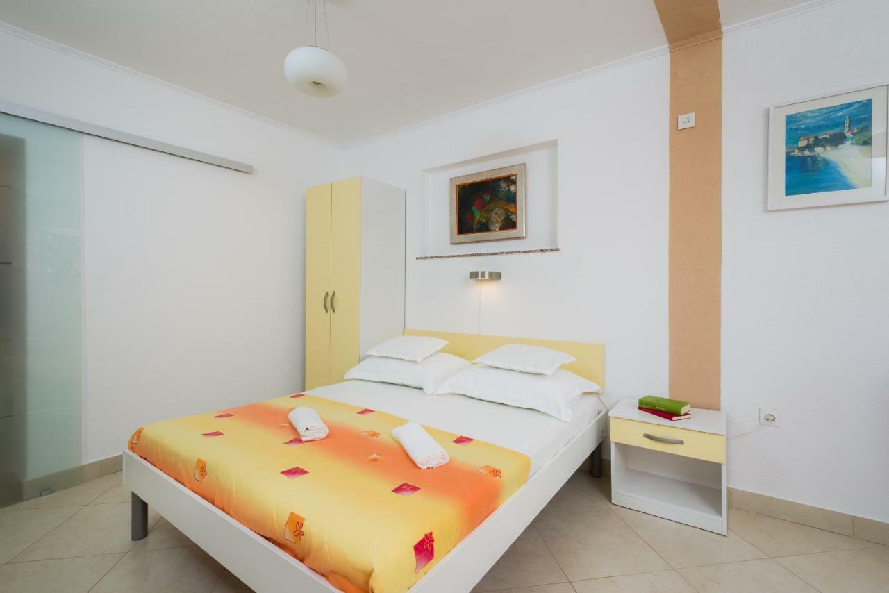 Apartments Nada Бол Екстериор снимка