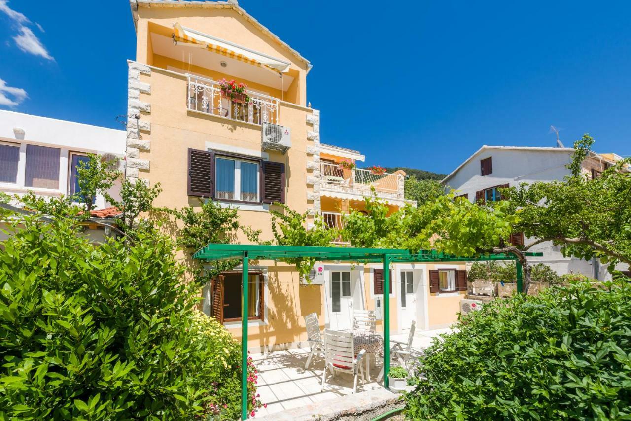 Apartments Nada Бол Екстериор снимка