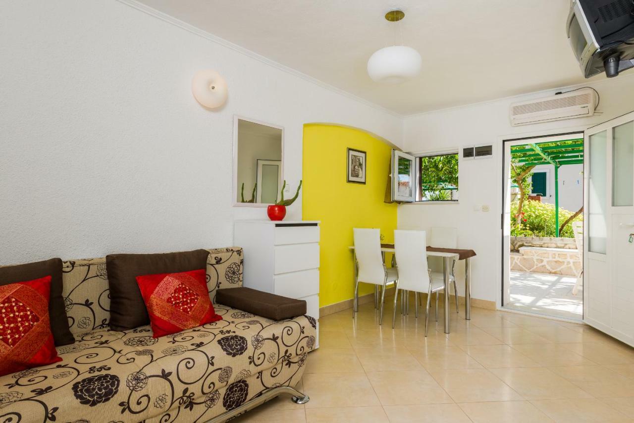 Apartments Nada Бол Екстериор снимка
